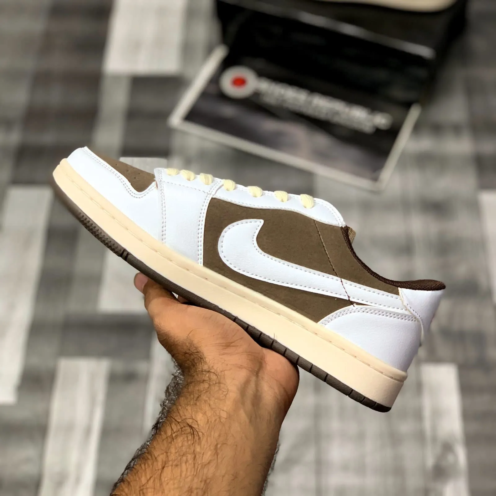 AJ-1 Low Reverse Mocha