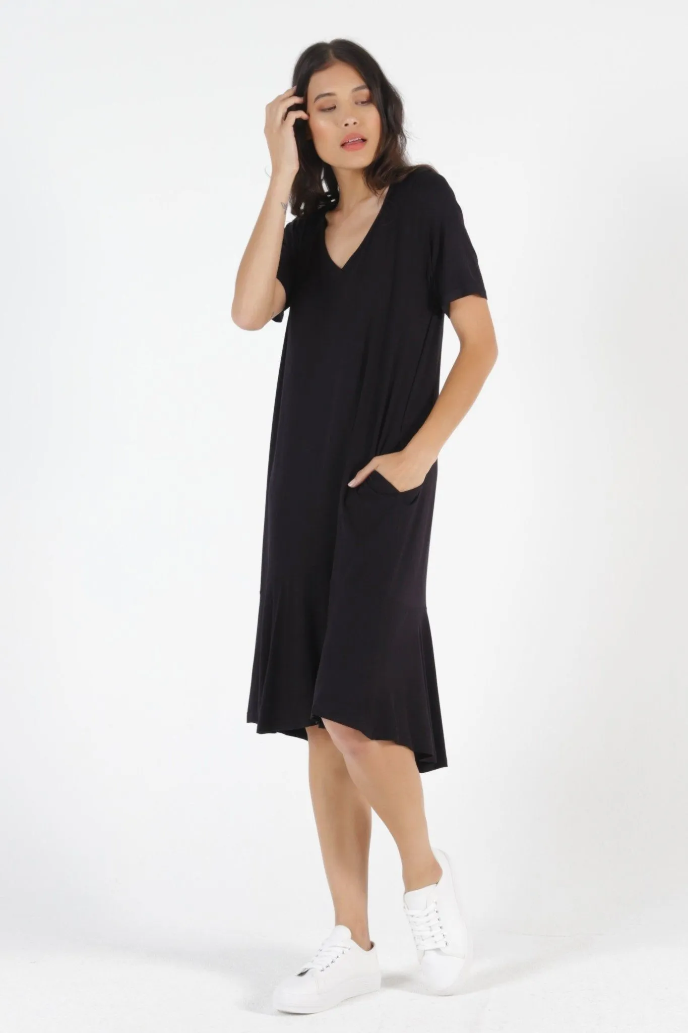 Betty Basics Camden Midi Dress in Black