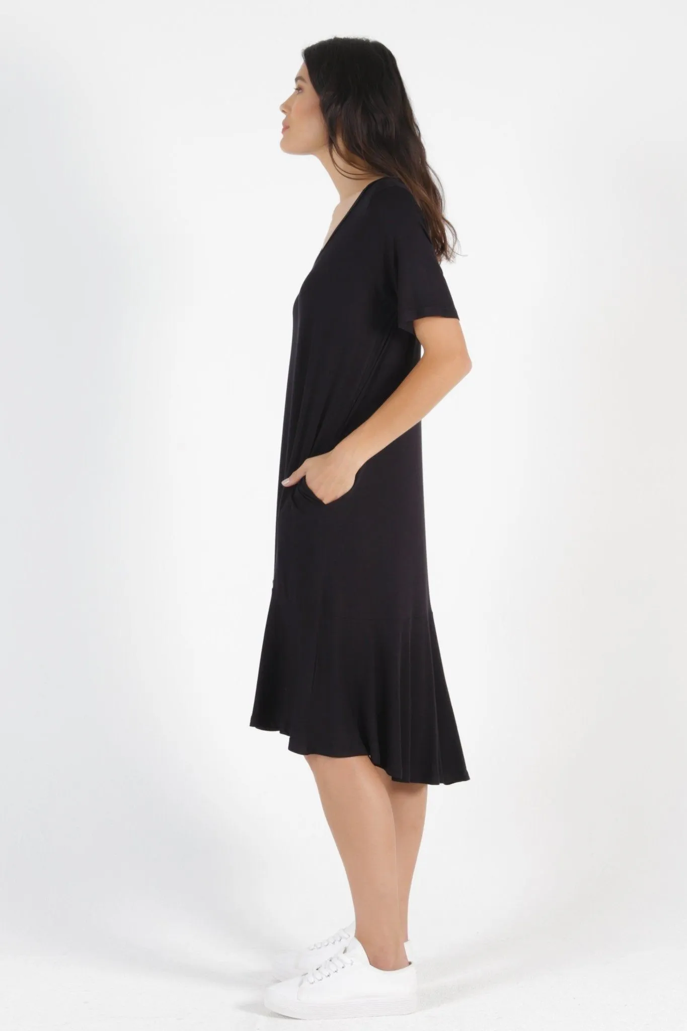 Betty Basics Camden Midi Dress in Black