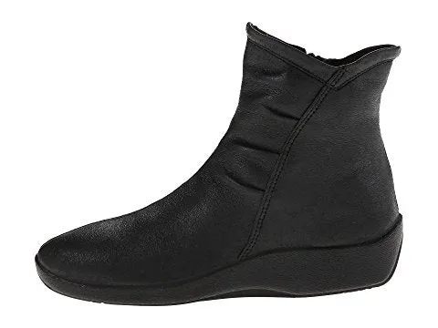 L19 Vegan Bootie in Enala Black