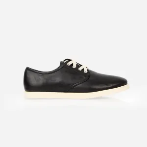 The Eyelet Sneaker Black